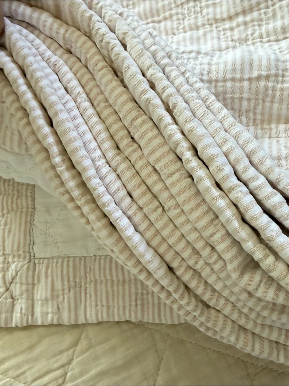 Neutral Beige White 100% Cotton Twin Quilt 62x86